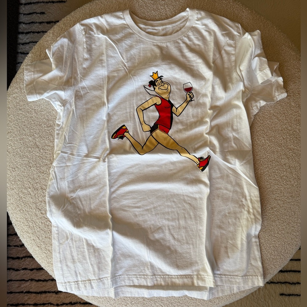 Disney T-Shirt Running Queen of Hearts Wine & Dine